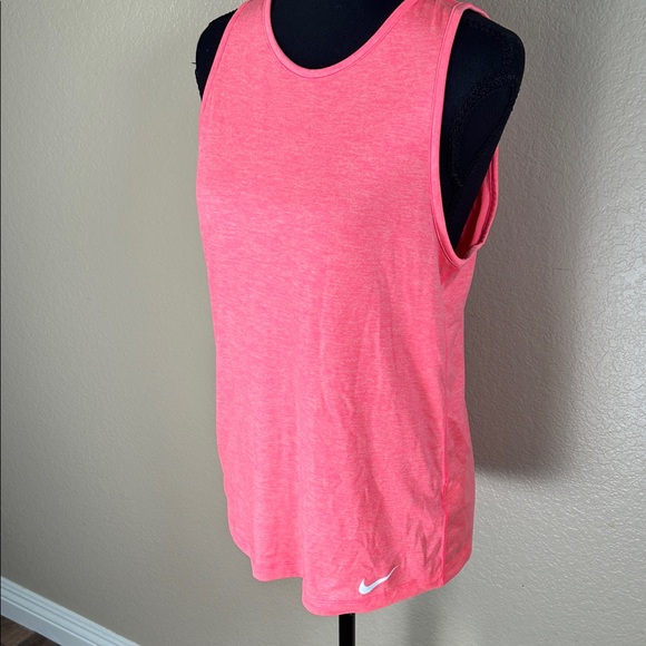 Nike Women's Athletic Tank Top With A Pink Hue Size Small - Picture 3 of 4